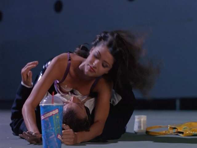 Shannon Elizabeth sexy – Arliss s01e06 (1996)