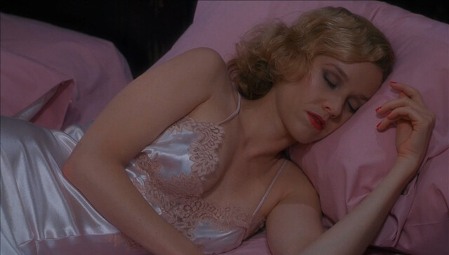 Penelope Ann Miller sexy – The Shadow (1994)