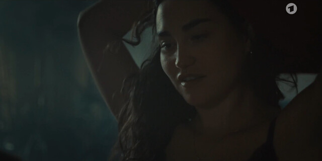 Lisa Ullrich sexy – Made in Germany s01e06 (2024)