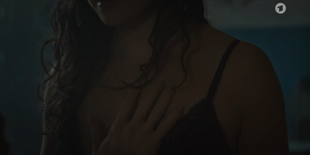 Lisa Ullrich sexy – Made in Germany s01e06 (2024)