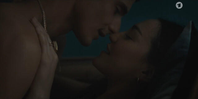 Lisa Ullrich sexy – Made in Germany s01e06 (2024)