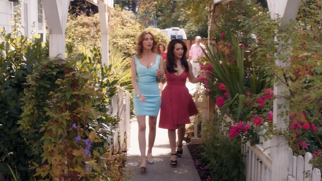 Alyssa Milano sexy – Tempting Fate (2019)