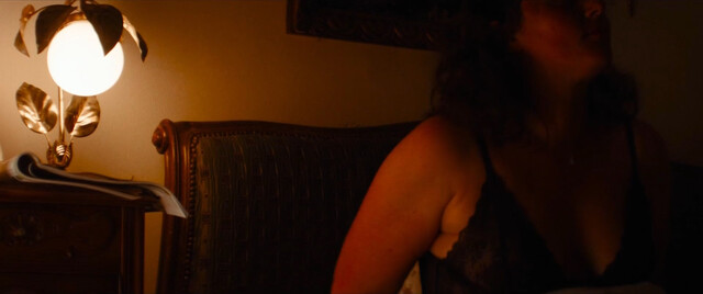 Louise Massin sexy – La charge mentale (2023)