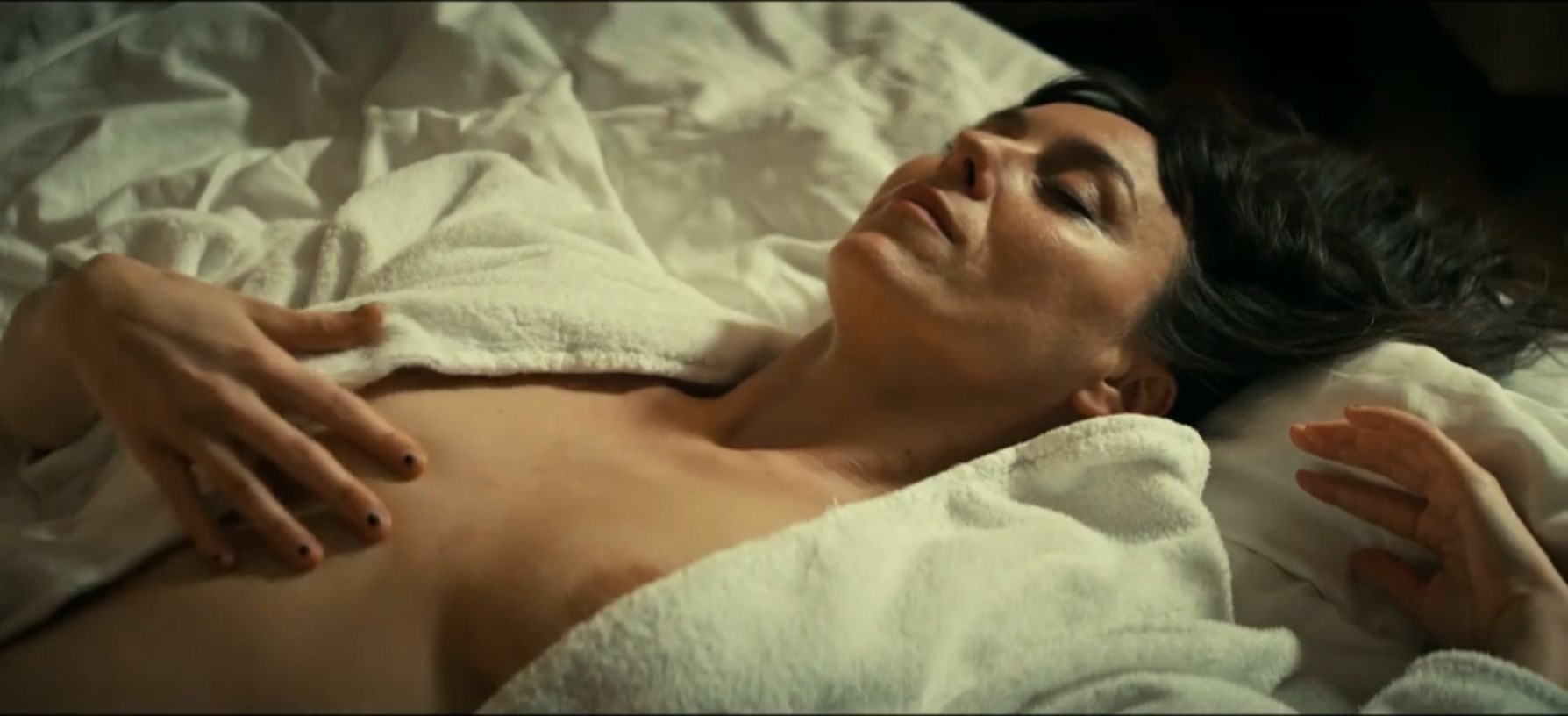 Marta Malikowska nude – The Stroke (Udar) s01e05-06 (2024)