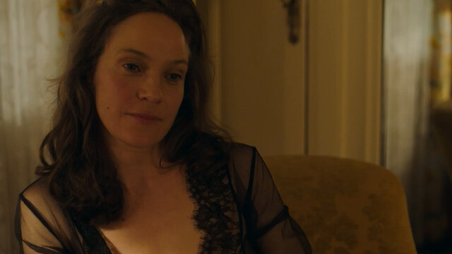 Jeanette Hain nude – Gestüt Hochstetten s01e01 (2017)