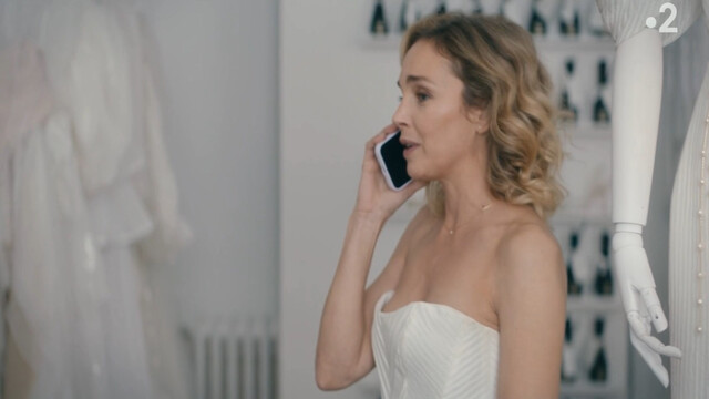 Claire Keim sexy – Le Premier Venu (2023)