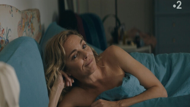 Claire Keim sexy – Le Premier Venu (2023)