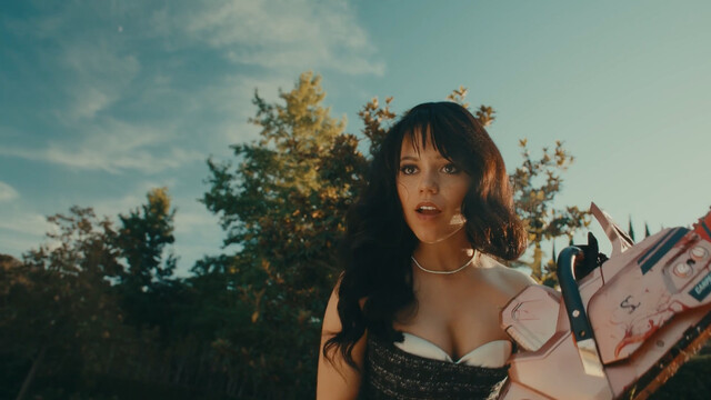 Jenna Ortega sexy, Sabrina Carpenter sexy - Taste (2024)