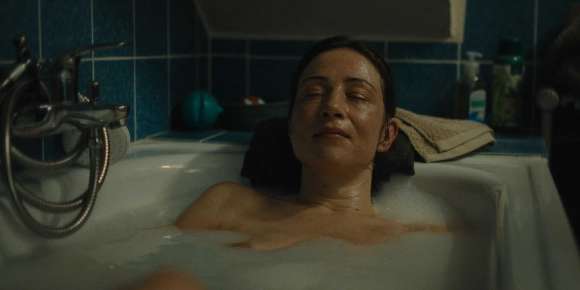 Aenne Schwarz nude – Alle die Du bist (2024)