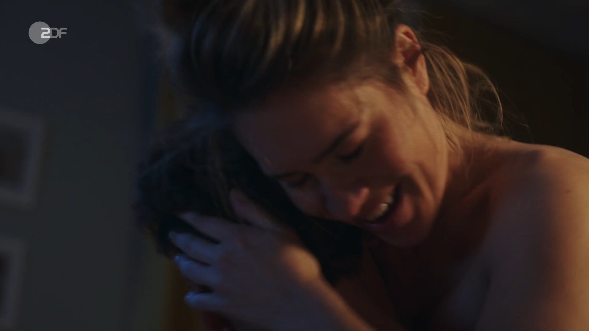 Henrike Hahn sexy – Bettys Diagnose s11e01 (2024)