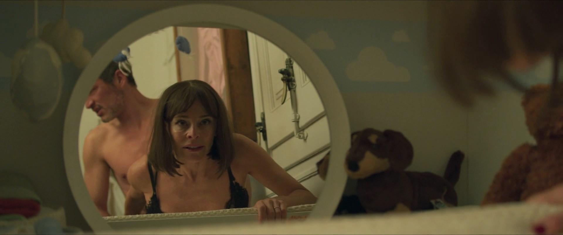 Belén Rueda sexy – Free Falling (Caída libre) (2024)