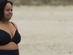 Natasha Rothwell sexy – How to Die Alone s01e08 (2024)