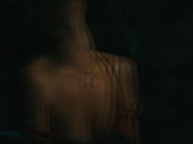 Sarah Mahita sexy – Albträumer (2020)