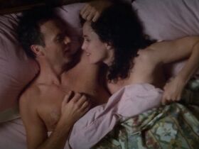 Andie MacDowell sexy – Multiplicity (1996)