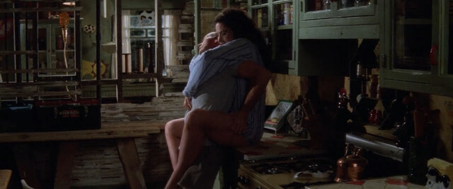 Andie MacDowell sexy – Multiplicity (1996)