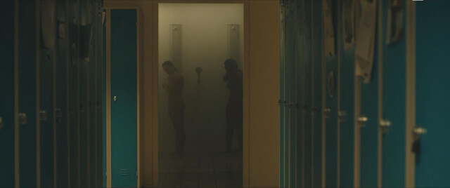 Frankie Wallach nude – À l'épreuve (2024)