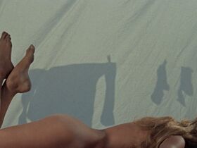 Brigitte Bardot sexy – And God Created Woman ((Et Dieu... créa la femme) (1956)
