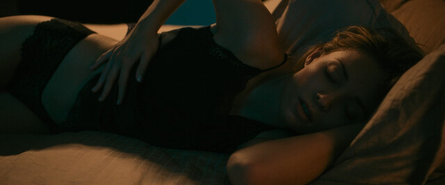 Lena Meckel nude – Un/Dressed (2024)