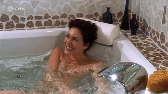 Katrin Lux (Katrin Ritt) nude – SOKO Kitzbühel s01e04 (2001)