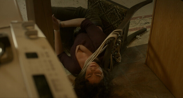 Elysia Rotaru sexy – Killbird (2019)