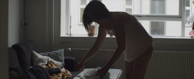 Ingrid-Marie Thorlacius Troelsen sexy – En kæreste (2016)