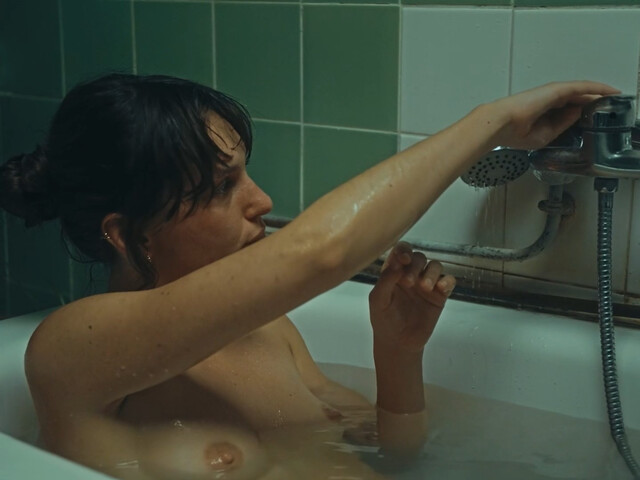 Rachel Perrin nude – Juste Un Instant (2024)