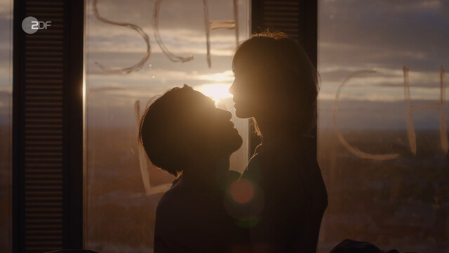 Ursina Lardi nude – Laim und die Toten ohne Hosen (2024)