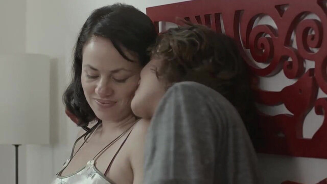 Karine Teles sexy - The Other End (2016)