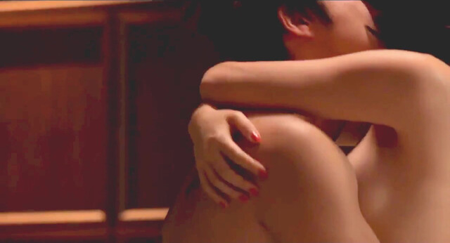 Yoon Jin-seo nude - Heartbreak Hotel (2015)