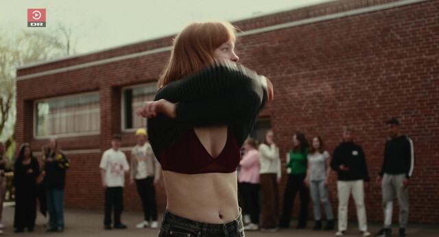 Alvilda Lyneborg Lassen  nude, Malaika Berenth Mosendane nude - Stadig Ikke Død s01e05 (2023)