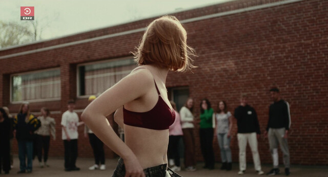 Alvilda Lyneborg Lassen  nude, Malaika Berenth Mosendane nude - Stadig Ikke Død s01e05 (2023)