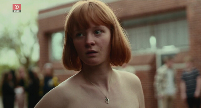 Alvilda Lyneborg Lassen  nude, Malaika Berenth Mosendane nude - Stadig Ikke Død s01e05 (2023)