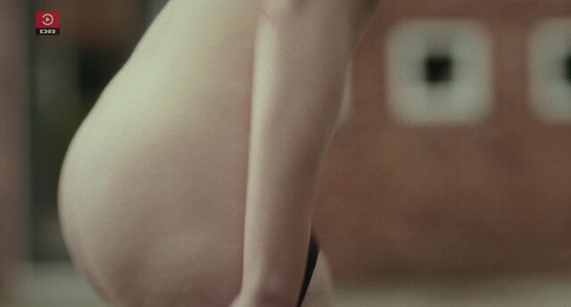 Alvilda Lyneborg Lassen  nude, Malaika Berenth Mosendane nude - Stadig Ikke Død s01e05 (2023)