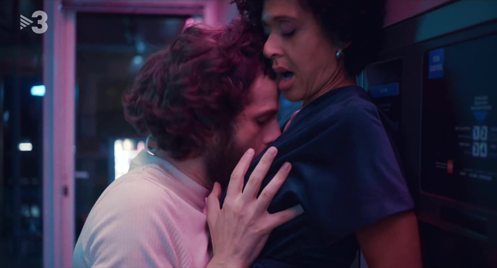 Vicenta N'Dongo sexy - Buga Buga s01e02 (2021)