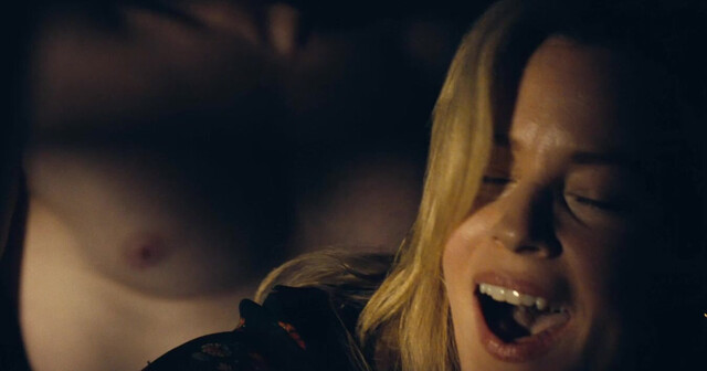 Jessica Biel sexy, Elizabeth Banks sexy - The Better Sister (2025)