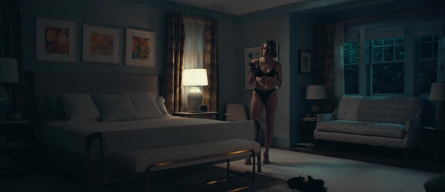 Jessica Biel sexy, Elizabeth Banks sexy - The Better Sister (2025)