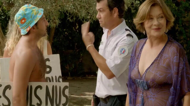 Macha Meril nude - A Dix Minutes des Naturistes (2012)