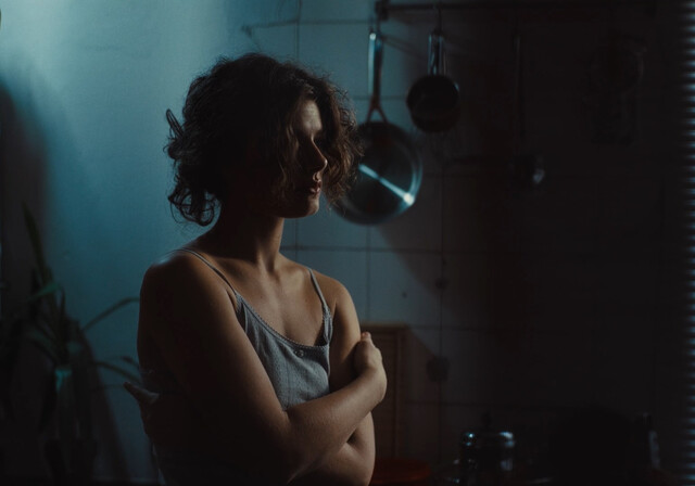 Mira Elisa Obling nude – Havet er rødt (2024)