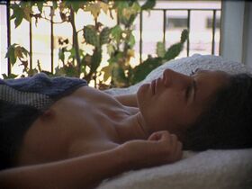 Catalina Aguayo nude – Tocar fondo (2019)