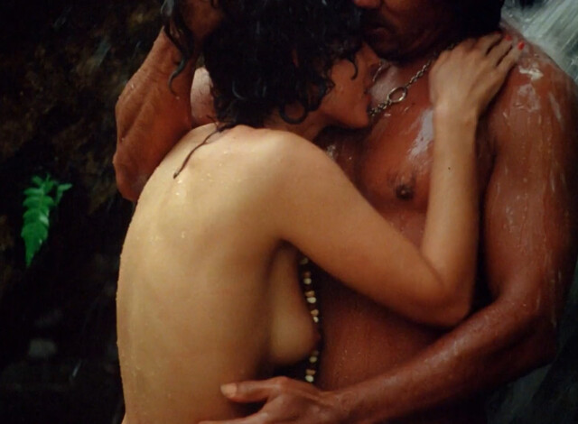 Sonia Braga nude – Lady on the Bus (A Dama do Lotação) (1978)