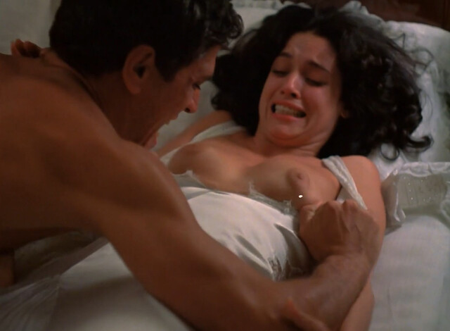 Sonia Braga nude – Lady on the Bus (A Dama do Lotação) (1978)