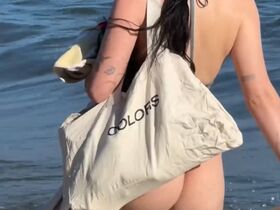 Noah Cyrus sexy – Booty in bikini (2024)