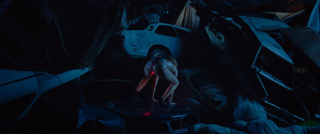 Juliane Elting sexy – King Car (Carro Rei) (2021)