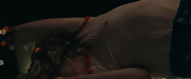 Juliane Elting sexy – King Car (Carro Rei) (2021)