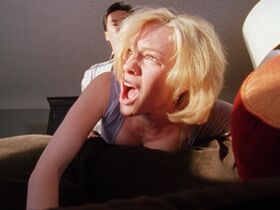 Abby Brammell sexy – The Shield (2002)