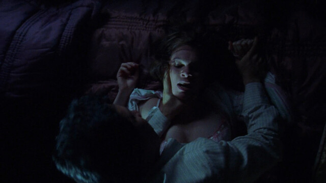 Abby Brammell sexy – The Shield (2002)