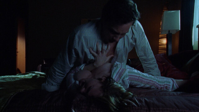 Abby Brammell sexy – The Shield (2002)