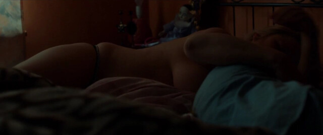 Malin Levanon nude – Flocken (2015)