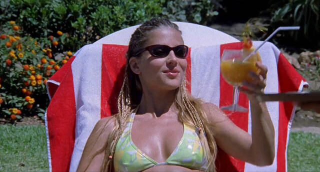 Elsa Pataky nude – Atraco a las 3... y media (2003)