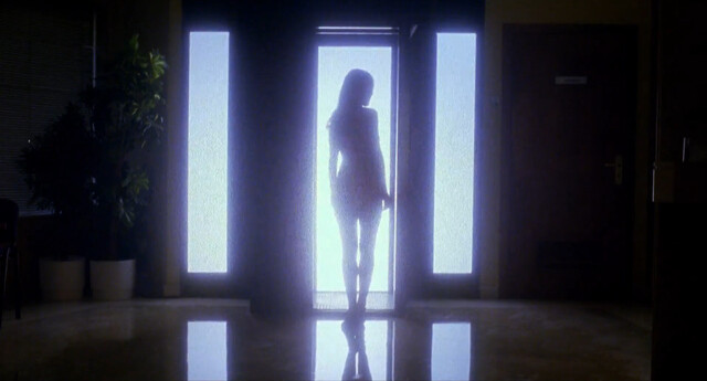 Elsa Pataky nude – Atraco a las 3... y media (2003)